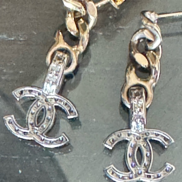 Chanel Chain CC Earrings… - Picture 6 of 9